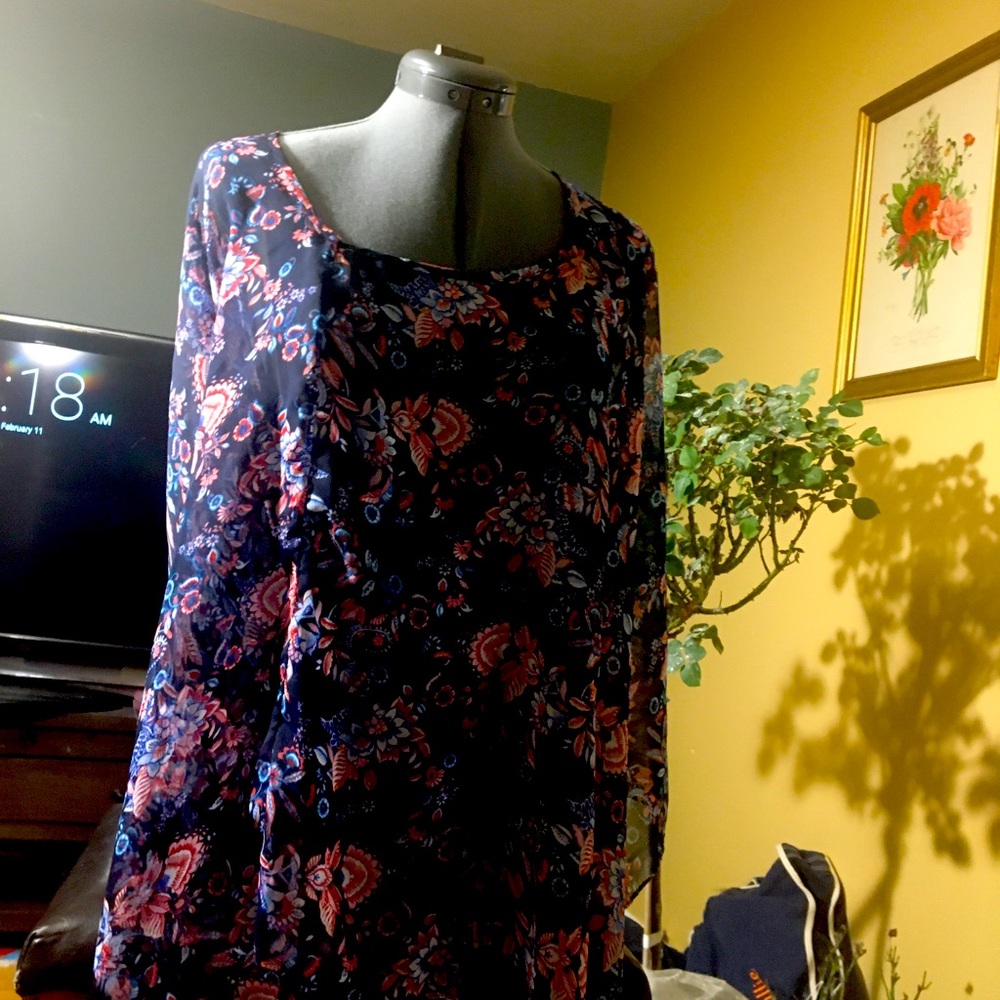 Sheer patterned hanker-chief blouse with flowers
